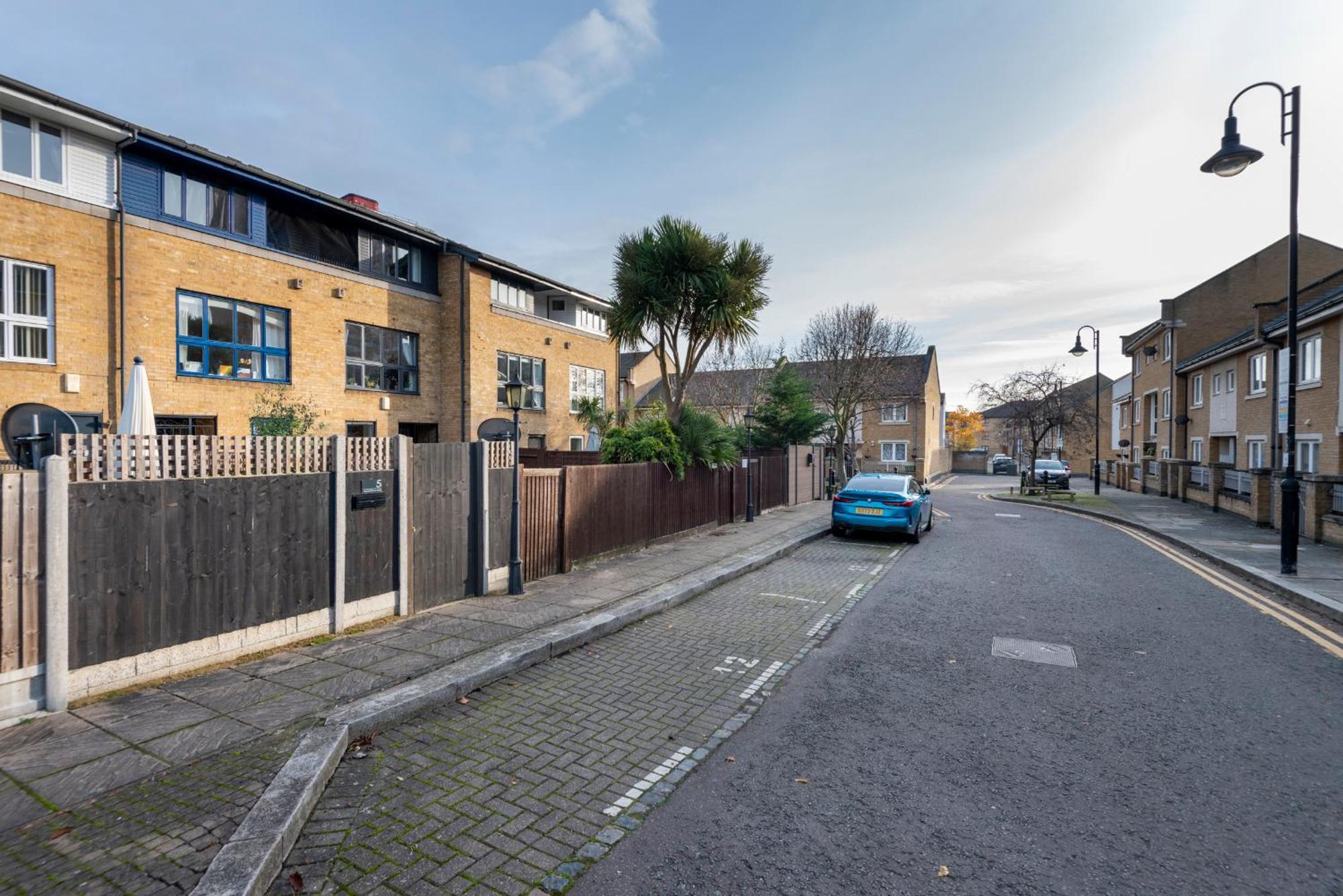 2 Bed Town House With Garden In Hackney, London Apartment Exterior photo