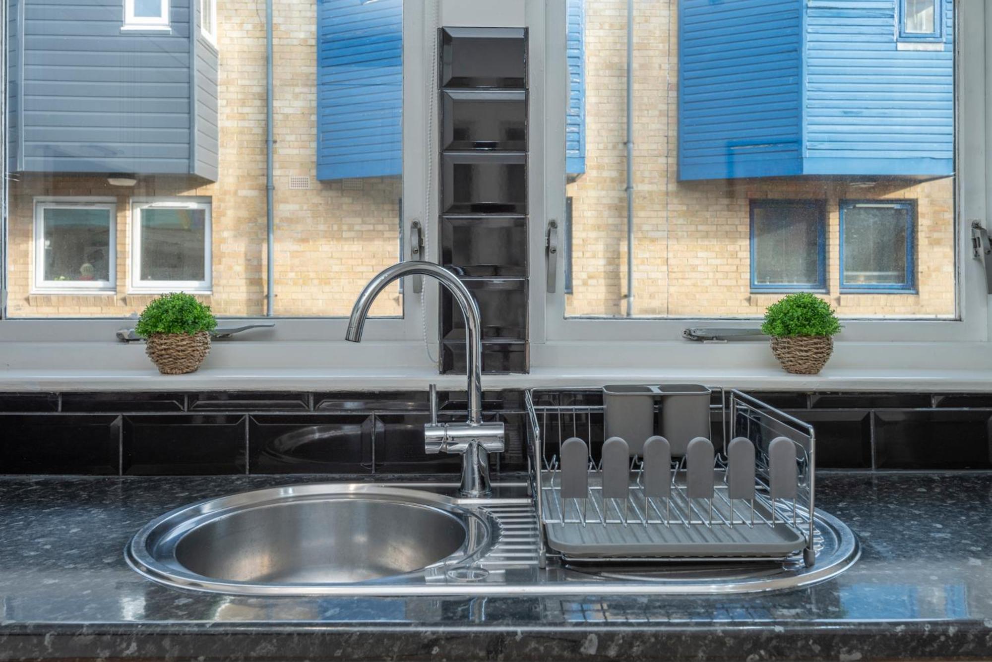 2 Bed Town House With Garden In Hackney, London Apartment Exterior photo